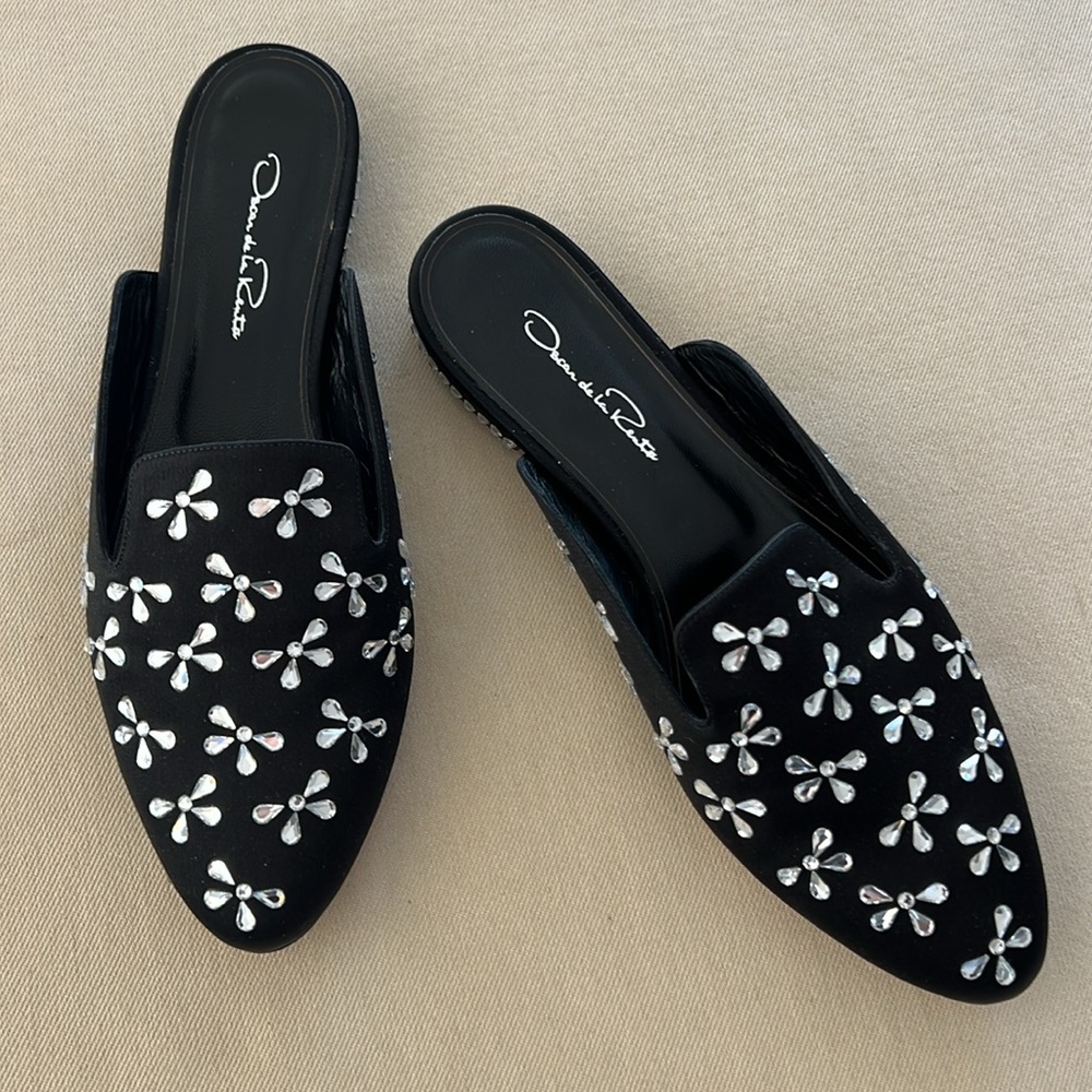 Oscar de la Renta Audrey Slides - Picture 10 of 13